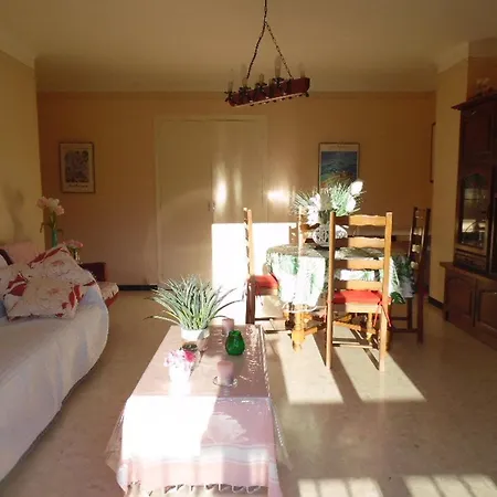 Apartment F2 A Amelie-les-bains Avec Terrasse, Parking Et Wi-fi, Proche Thermes Et Centre-ville - Fr-1-703-116 *