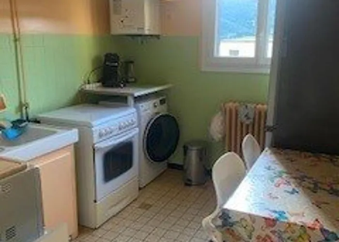 F2 A Amelie-les-bains Avec Terrasse, Parking Et Wi-fi, Proche Thermes Et Centre-ville - Fr-1-703-116 *